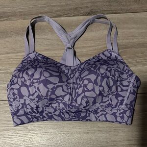 Size M medium impact Under Armor Sports Bra